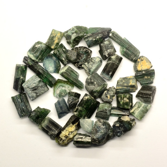 NO RESERVE 225 CRT GREEN TOURMALINE HEALING CRYSTALS FROM AFGHANISTAN