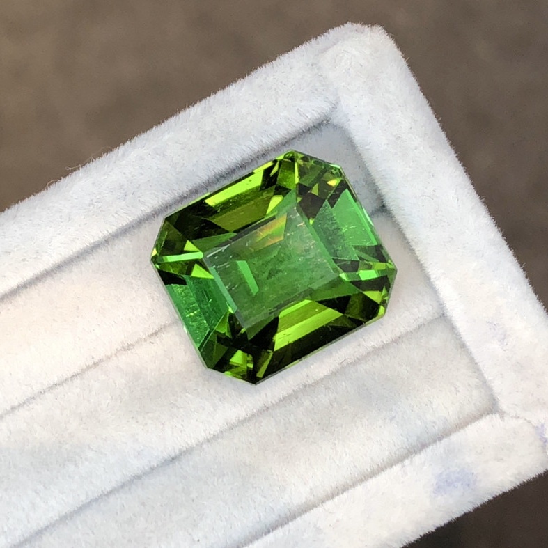 20.19 CTS EXCELLENT LUSTER NATURAL GREEN TOURMALINE