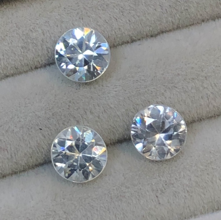 2.10 CTS TOP LUSTROUS NATURAL WHITE ZIRCON CAMBODIA ROUND CUT